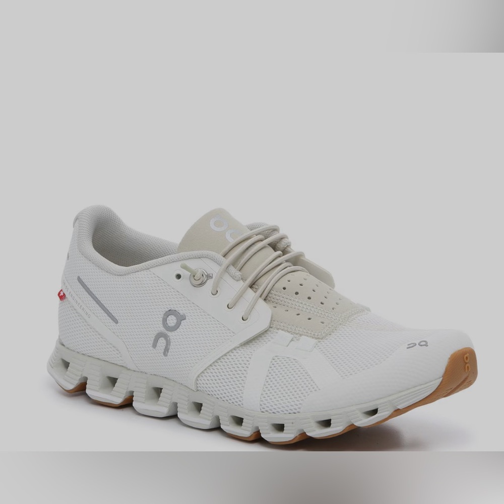 On Cloud Cream Sneakers Size 6.5